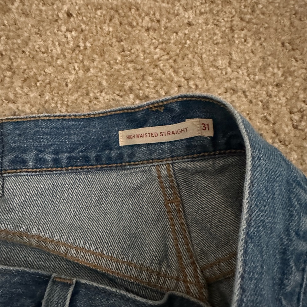 Levi’s High Waisted Straight jeans